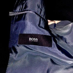 I bought this beautiful Hugo Boss suit for $1600and I had it on only once.